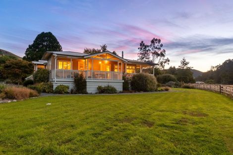 Photo of property in 808 Whitemans Valley Road, Whitemans Valley, Upper Hutt, 5371
