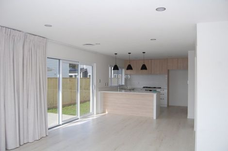 Photo of property in 20 Papa Orchard Drive, Kumeu, 0810