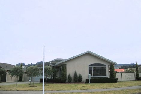 Photo of property in 2 Beaufort Place, Taradale, Napier, 4112