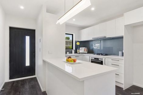 Photo of property in 2b Lucinda Place, Glen Eden, Auckland, 0602