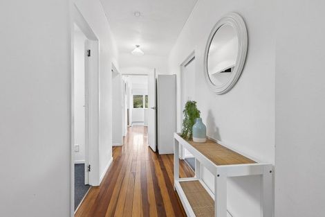 Photo of property in 142 The Ridgeway, Mornington, Wellington, 6021