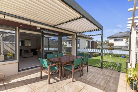 Photo of property in 25 Kilsyth Way, East Tamaki Heights, Auckland, 2016