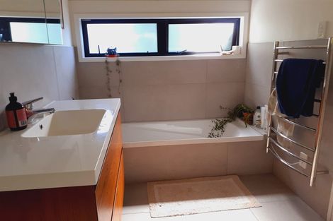 Photo of property in 8f4 Elphinstone Avenue, Strathmore Park, Wellington, 6022