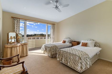 Photo of property in 38 Kaipara View Road, Helensville, 0875