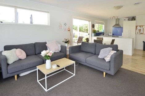 Photo of property in 59 Gallony Avenue, Massey, Auckland, 0614