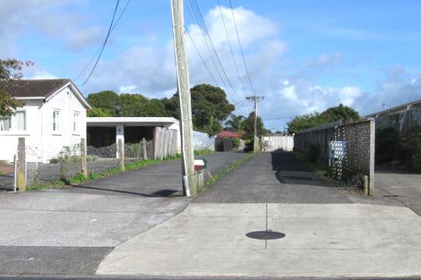 Photo of property in 732d Te Atatu Road, Te Atatu Peninsula, Auckland, 0610
