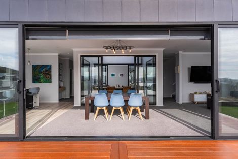 Photo of property in 28 Queen Charlotte Drive, Aotea, Porirua, 5024