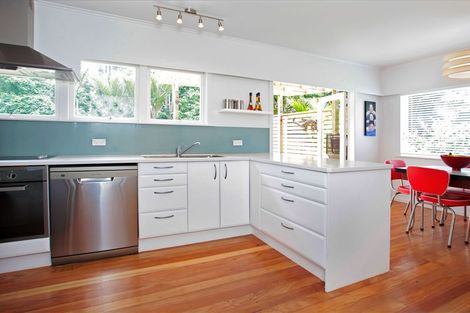 Photo of property in 351 Huia Road, Titirangi, Auckland, 0604