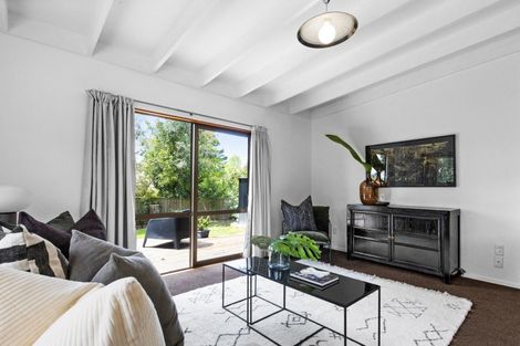 Photo of property in 72 Lucknow Road, Havelock North, 4130