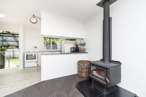 Photo of property in 5a Palliser Place, Milson, Palmerston North, 4414