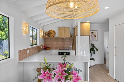 Photo of property in 44b Walton Street, Red Beach, 0932