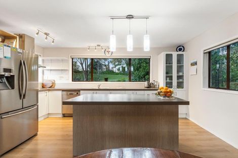 Photo of property in 93 Garfield Road, Helensville, 0800