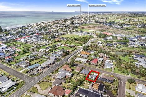 Photo of property in 2b Browns Drive, Waihi Beach, 3611