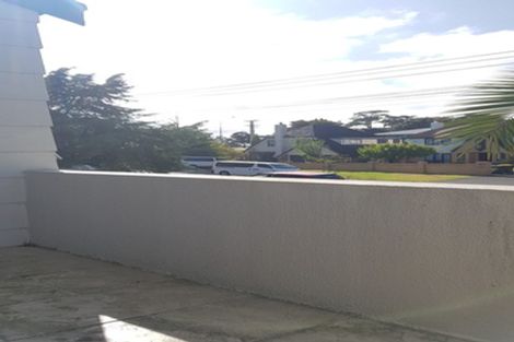 Photo of property in 2/276 East Coast Road, Milford, Auckland, 0620