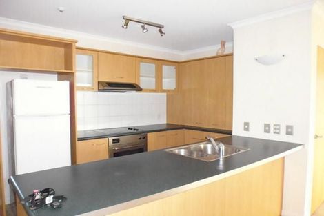 Photo of property in Endeavour Apartments, 24/125u Thorndon Quay, Pipitea, Wellington, 6011