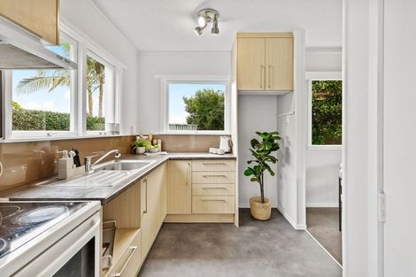 Photo of property in 3/133 Shakespeare Road, Milford, Auckland, 0620