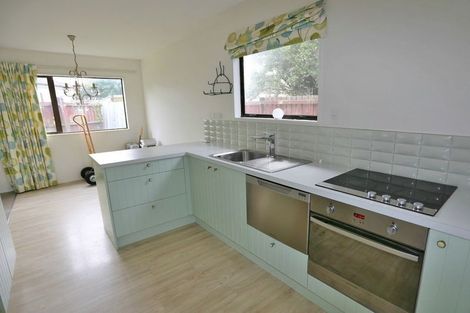 Photo of property in 36 Pitcairn Crescent, Bryndwr, Christchurch, 8053