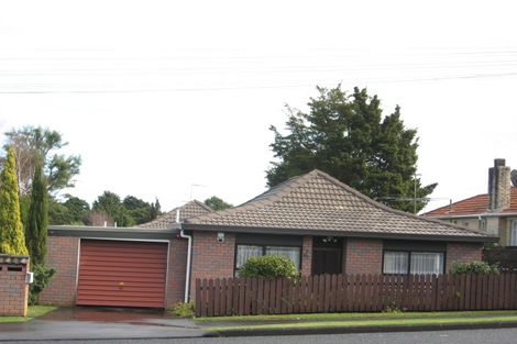 Photo of property in 2/35 Claude Road, Hillpark, Auckland, 2102