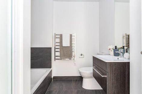 Photo of property in 24 Rua Kai Way, Brooklyn, Wellington, 6021