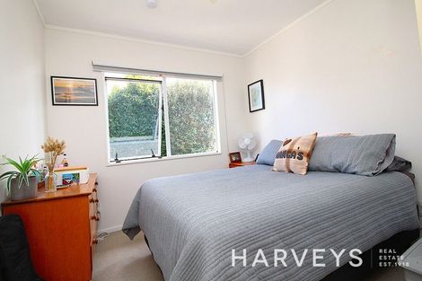Photo of property in 5 Porter Avenue, Te Atatu South, Auckland, 0610