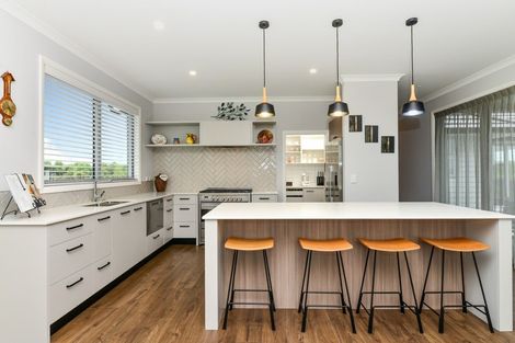 Photo of property in 33 Mike Smith Drive, Cambridge, 3434