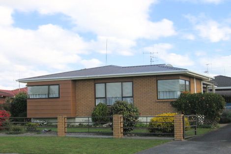 Photo of property in 1 The Green, Mount Maunganui, 3116