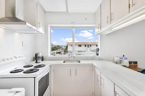 Photo of property in 218u2 Onepu Road, Lyall Bay, Wellington, 6022