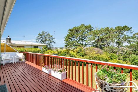 Photo of property in 53 Hartley Terrace, Massey, Auckland, 0614