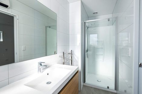 Photo of property in 9 Waituarua Drive, Takanini, 2112