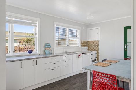 Photo of property in 13 Huxley Road, Outer Kaiti, Gisborne, 4010