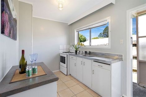 Photo of property in 5/94 Portage Road, New Lynn, Auckland, 0600