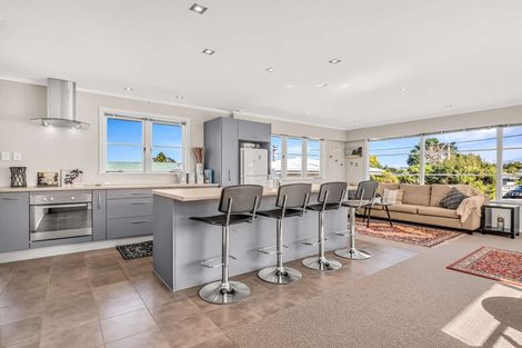 Photo of property in 33 James Mcleod Road, Shelly Beach, South Head, 0874