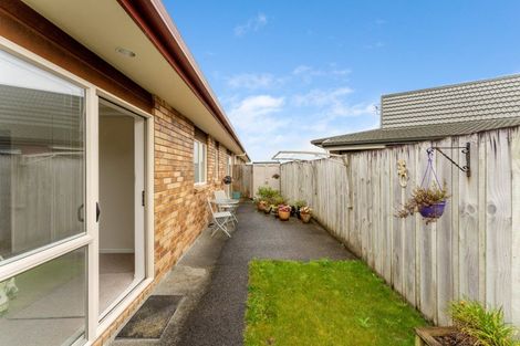 Photo of property in Rangeview Villas, 24/9 Fuller Close, Levin, 5510