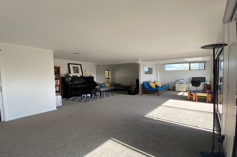 Photo of property in 2/21 Scarboro Terrace, Murrays Bay, Auckland, 0630