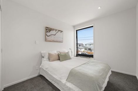 Photo of property in 96 Apu Crescent, Lyall Bay, Wellington, 6022
