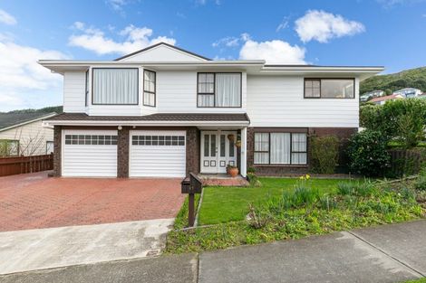 Photo of property in 87 Victory Crescent, Tawa, Wellington, 5028