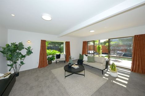 Photo of property in 10 Glenburn Place, Avonhead, Christchurch, 8042