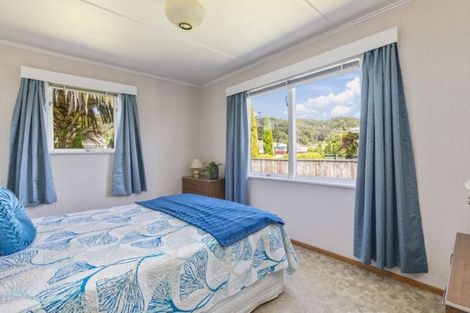 Photo of property in 11 Hinau Grove, Wainuiomata, Lower Hutt, 5014