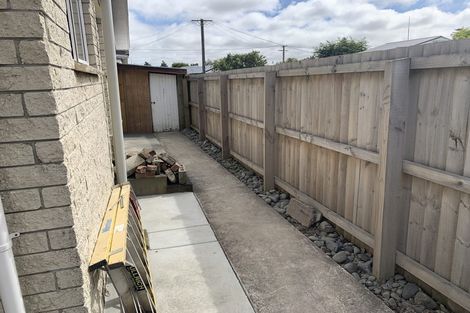 Photo of property in 32 Prestons Road, Redwood, Christchurch, 8051