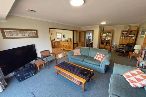 Photo of property in 7 Derenzy Place, Avonhead, Christchurch, 8042