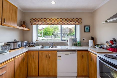 Photo of property in 28 Lionel Street, Avonside, Christchurch, 8061