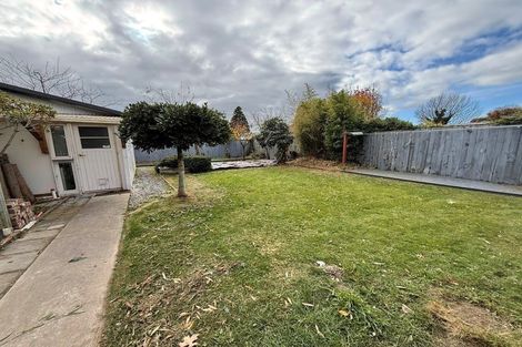 Photo of property in 33 Acacia Avenue, Upper Riccarton, Christchurch, 8041