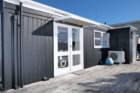 Photo of property in 29 Titoki Road, Waikanae Beach, Waikanae, 5036