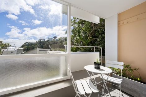 Photo of property in 10/4f Claremont Grove, Mount Victoria, Wellington, 6011