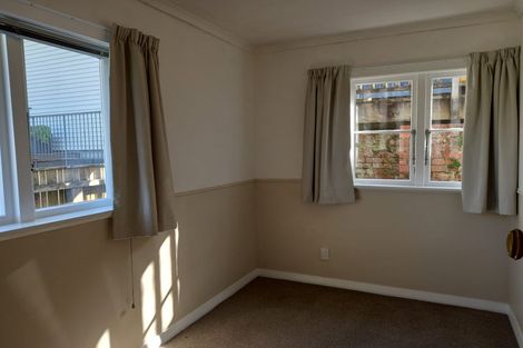 Photo of property in 82 Mortimer Terrace, Brooklyn, Wellington, 6021