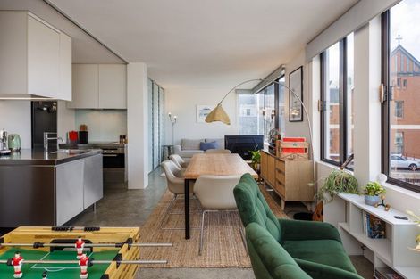 Photo of property in 2f5 Oriental Terrace, Mount Victoria, Wellington, 6011