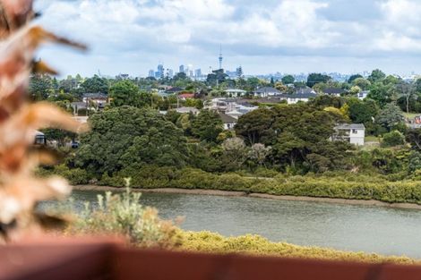 Photo of property in 141 Colwill Road, Massey, Auckland, 0614