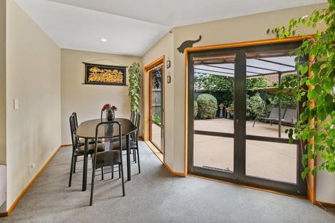 Photo of property in 113 Avonhead Road, Avonhead, Christchurch, 8042
