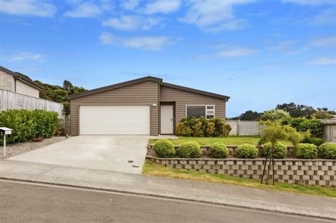 Photo of property in 4 Gennaker Lane, Whitby, Porirua, 5024
