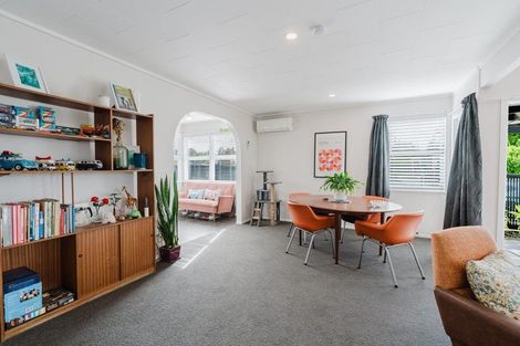 Photo of property in 37 Frederick Drive, Dinsdale, Hamilton, 3204
